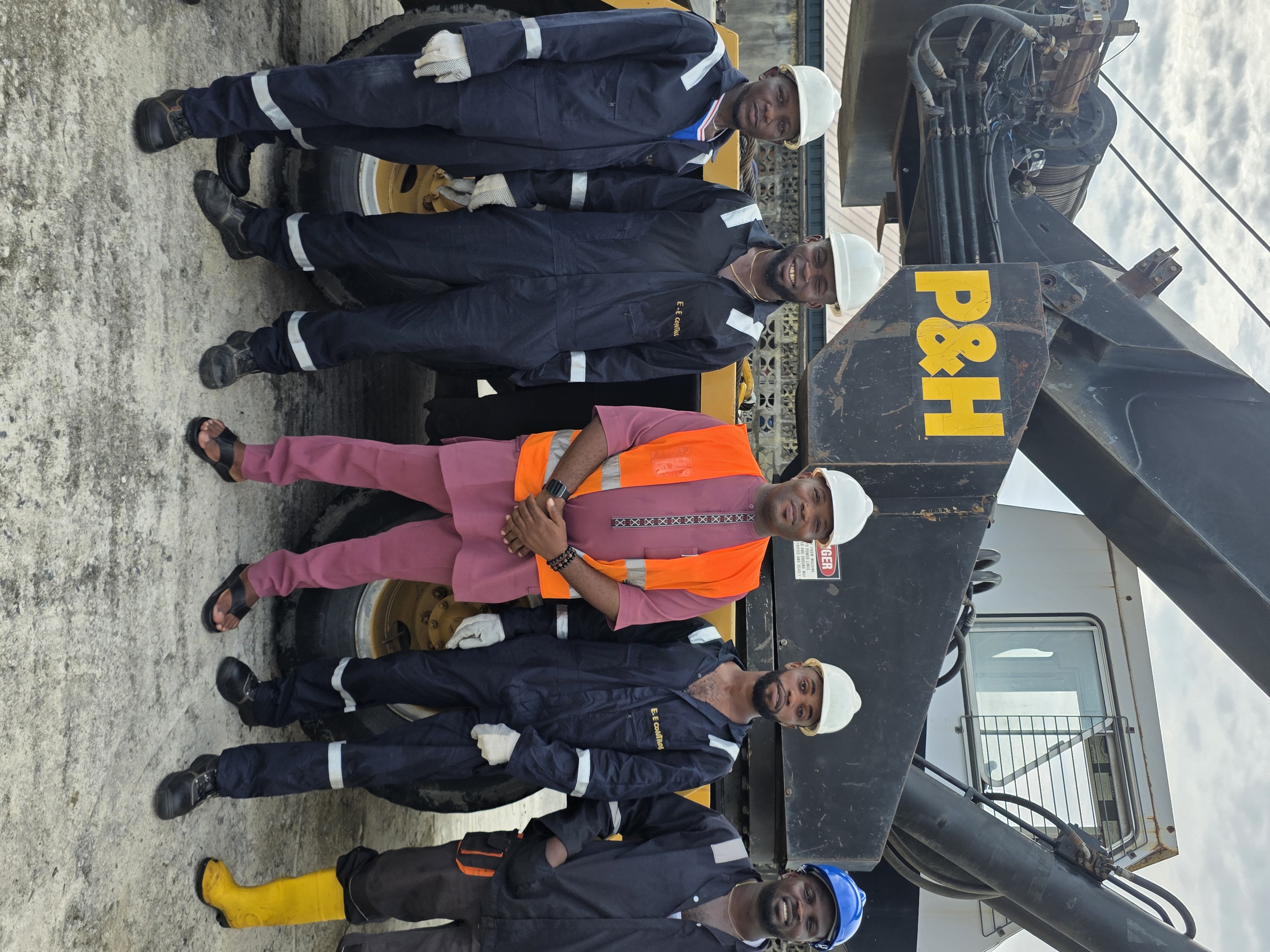 Team with P&H crane